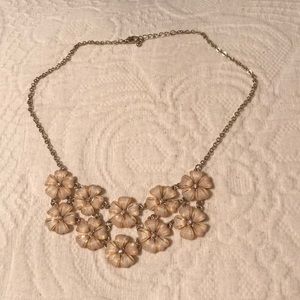 Stunning flower necklace